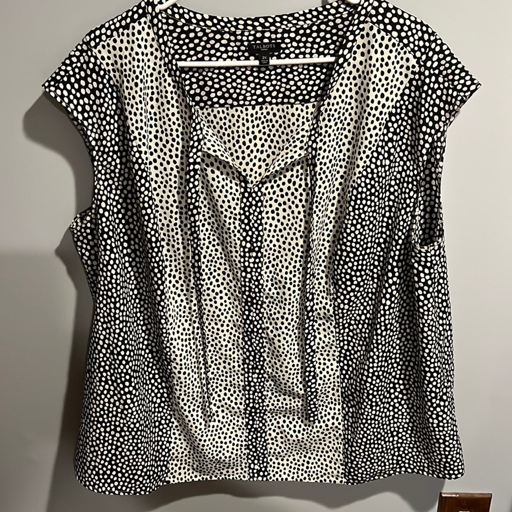 Talbots Sleeveless Notched Top